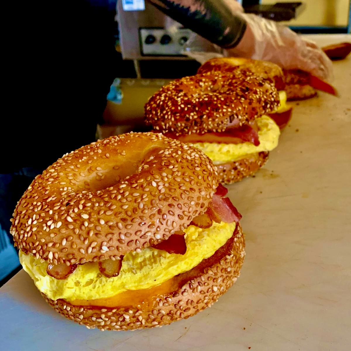 bagel-breakfast-sandwich_4C353536-5056-A36A-0BA77516C89E18FA-4c35342f5056a36_4c35359b-5056-a36a-0b1b7b09be688f43.jpg