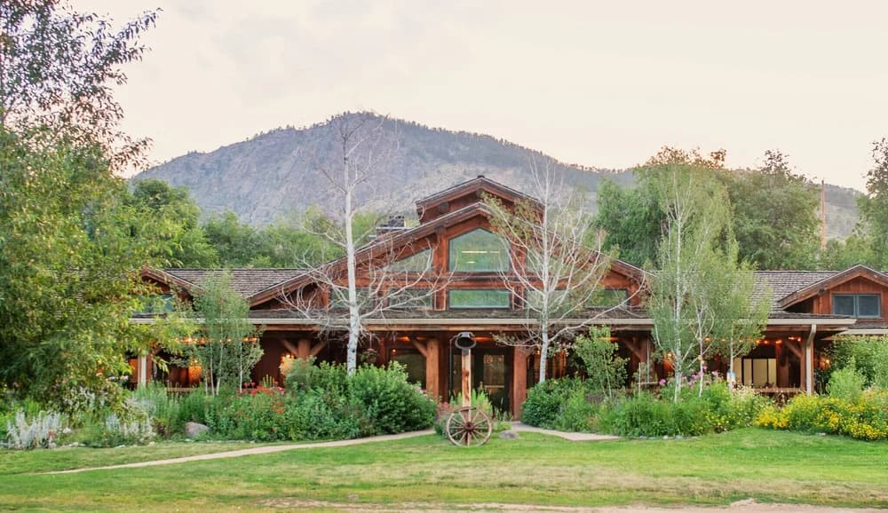 sylvan-dale-ranch-scenery.webp